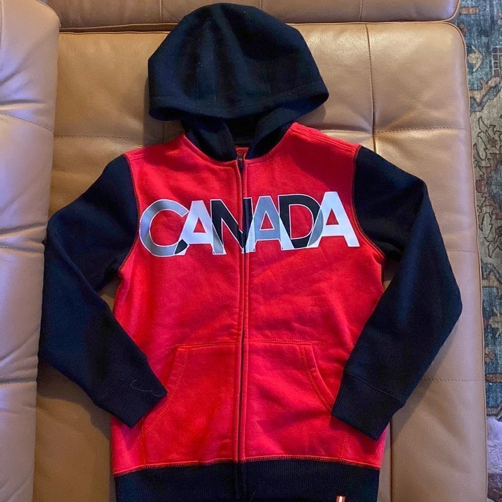 𝅺JOE Fresh Canada Zip Up Hoodie Nwt